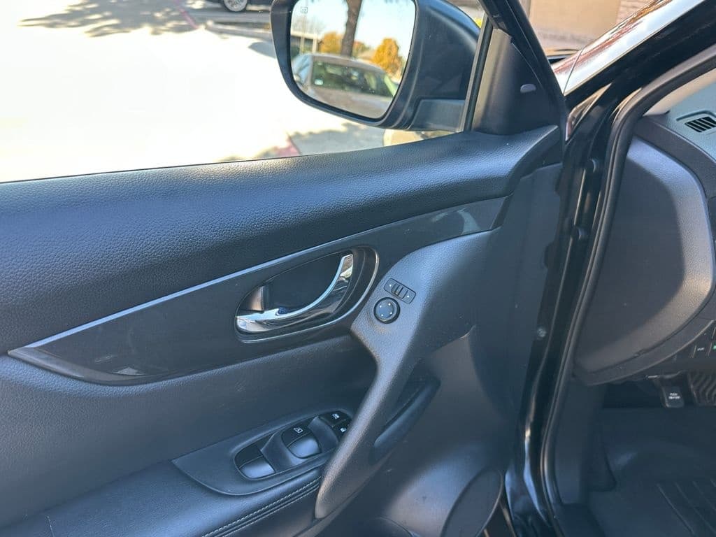 2020 Nissan Rogue SV - Photo 21