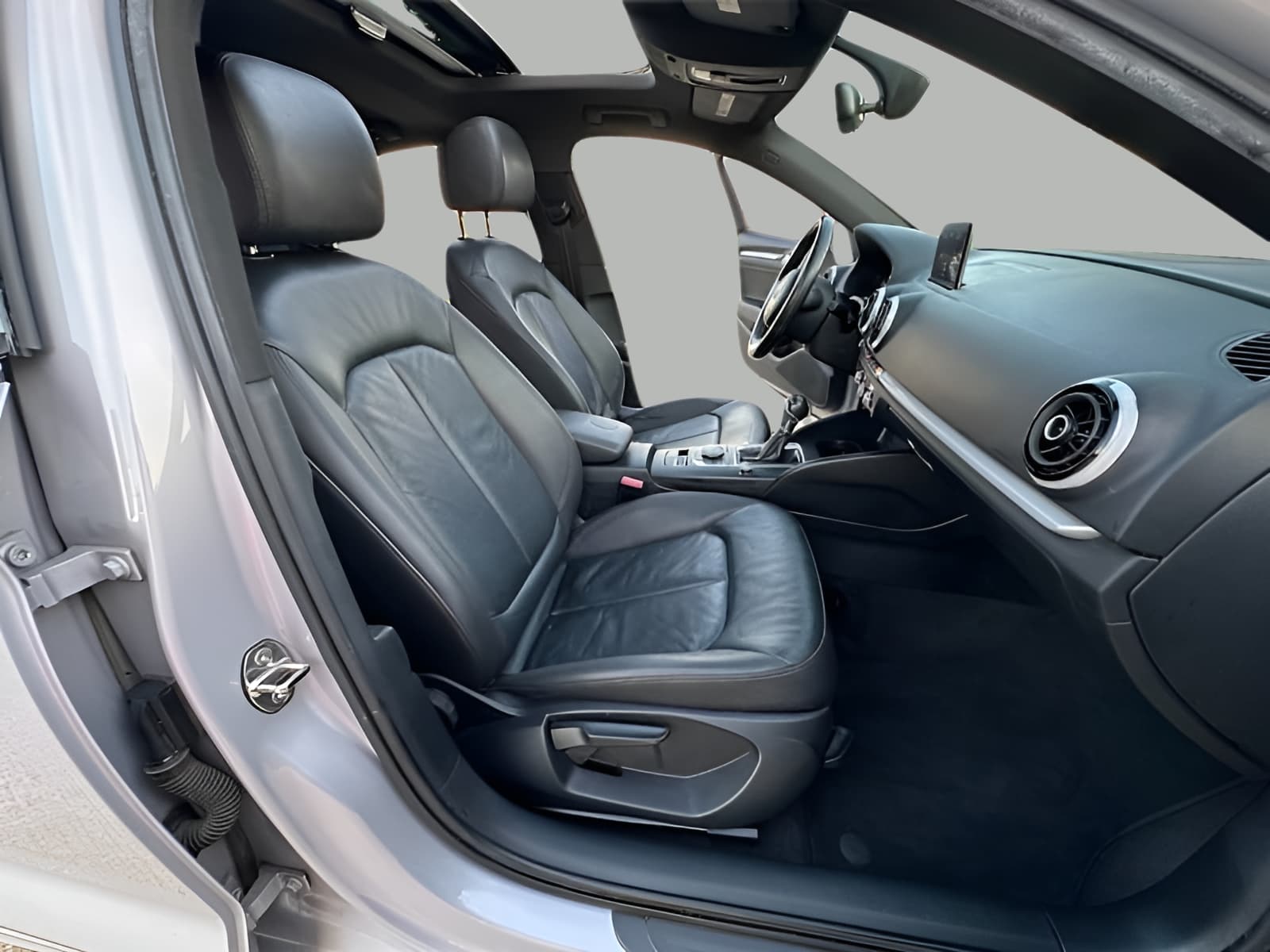 Vehicle photo