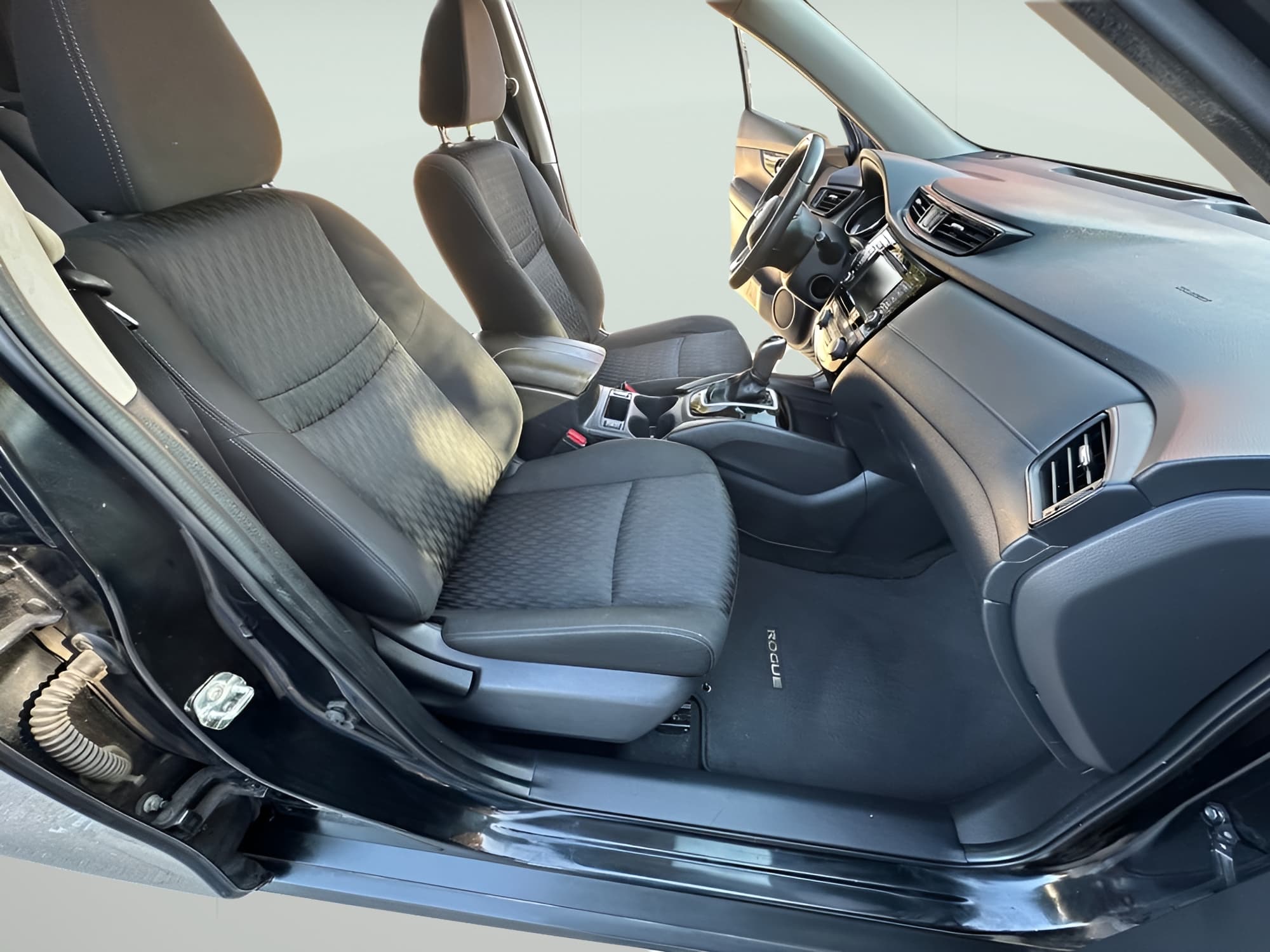 2020 Nissan Rogue SV - Photo 11
