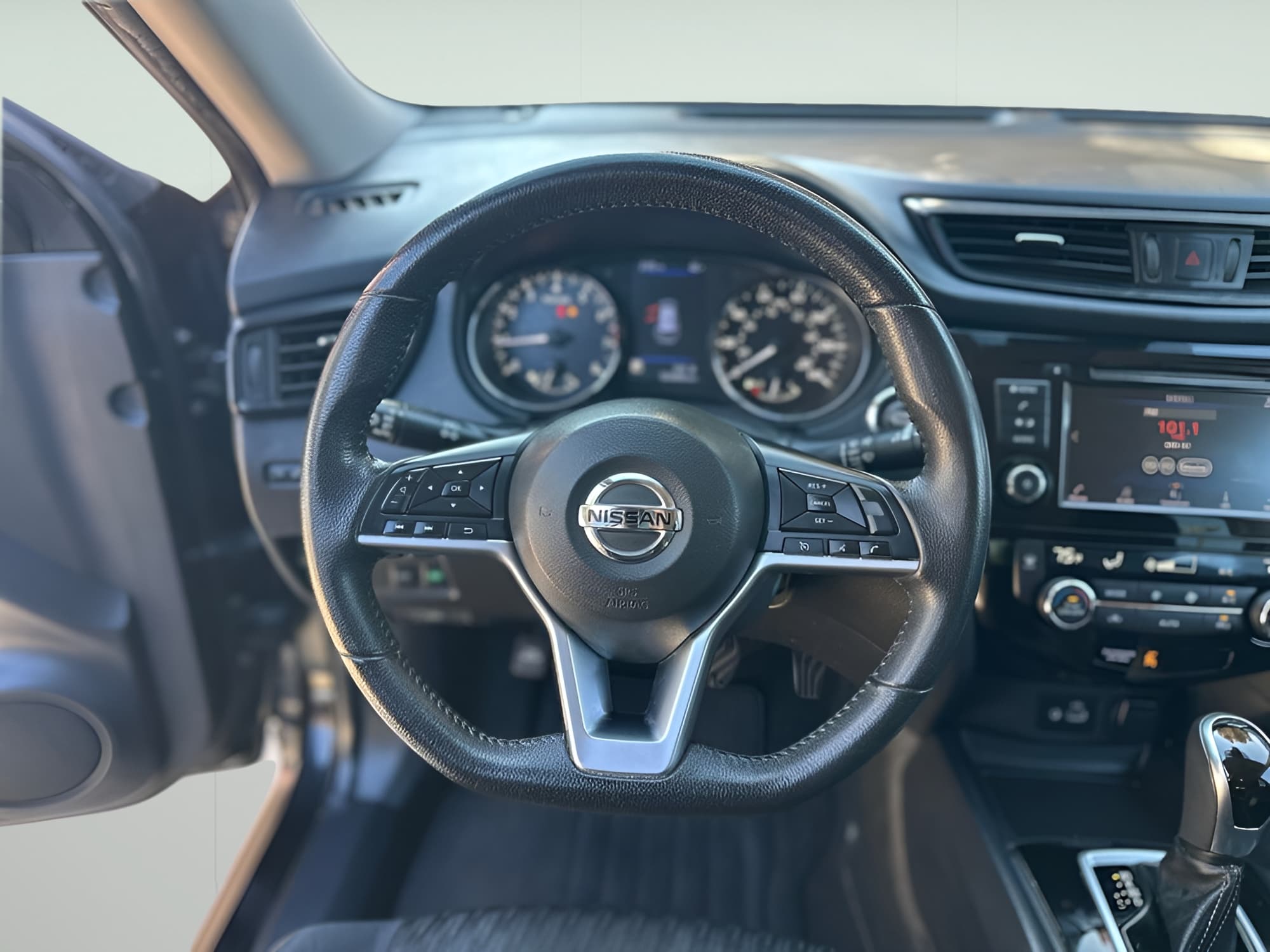2020 Nissan Rogue SV - Photo 14