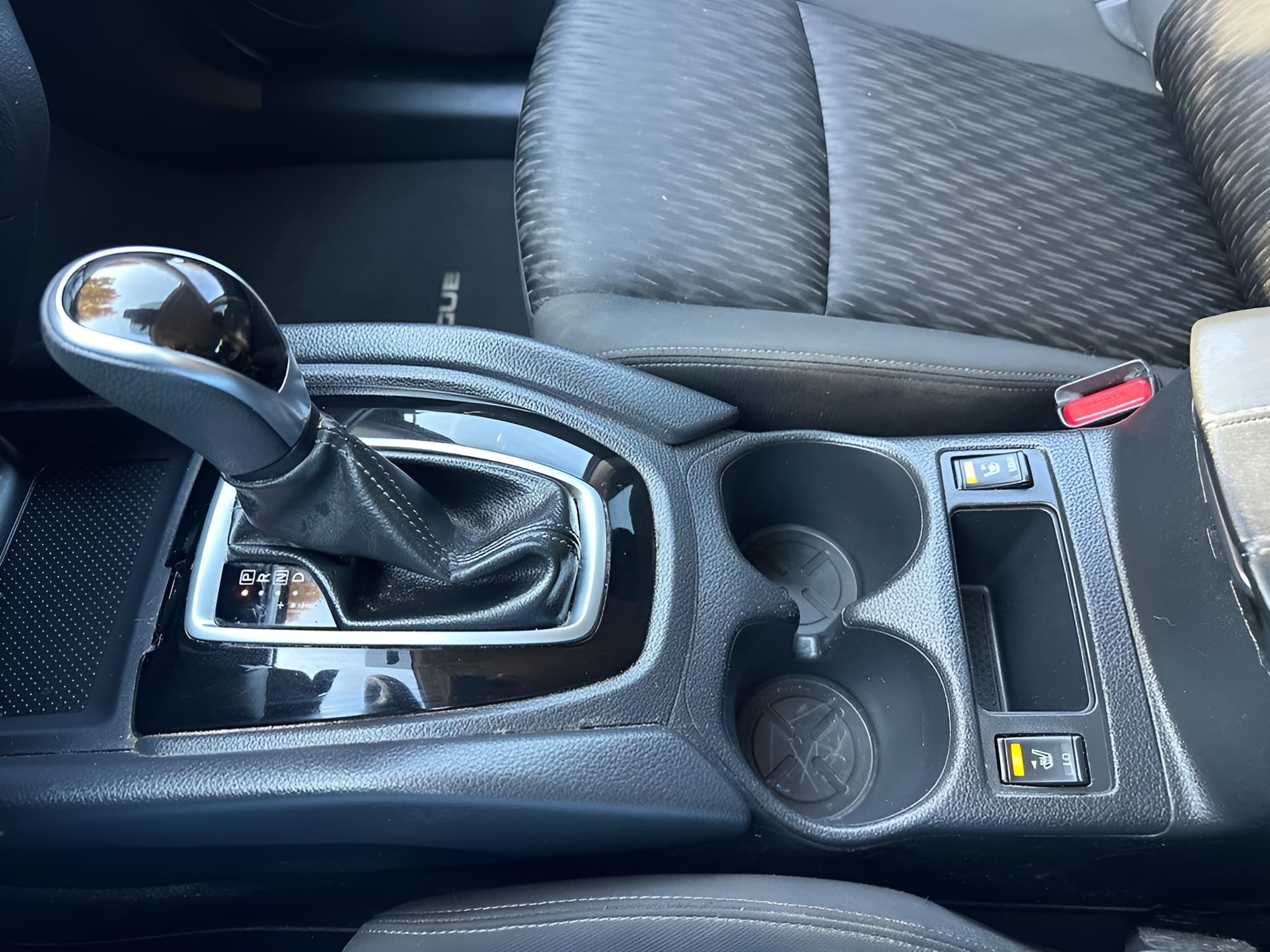2020 Nissan Rogue SV - Photo 19
