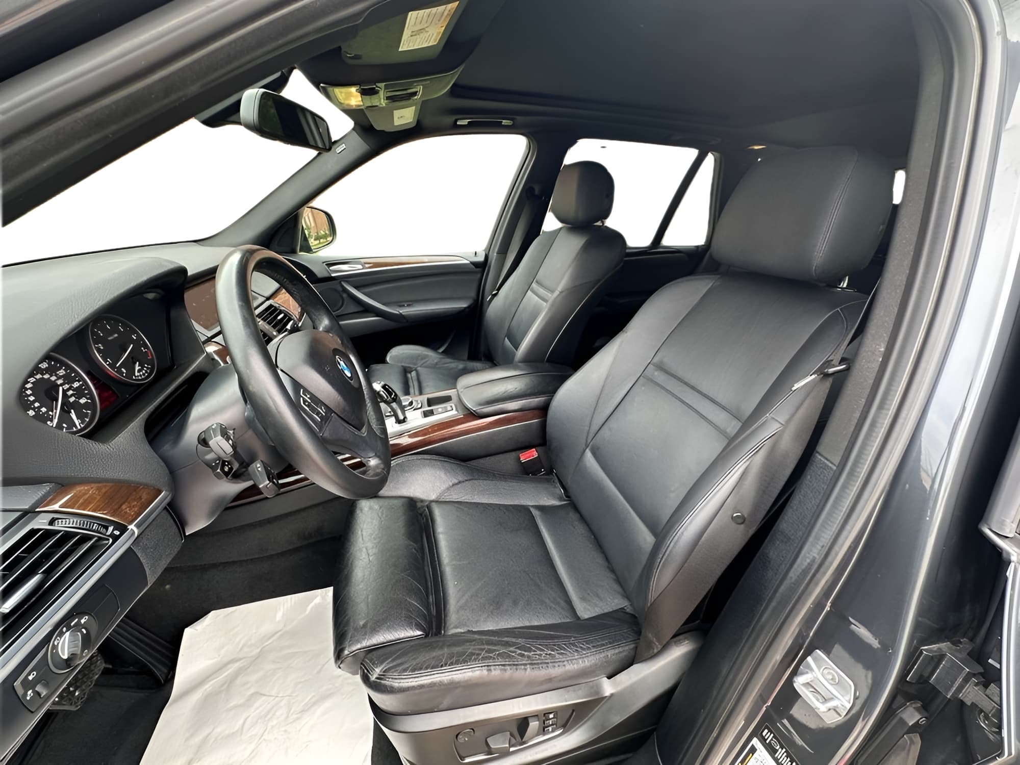Vehicle photo