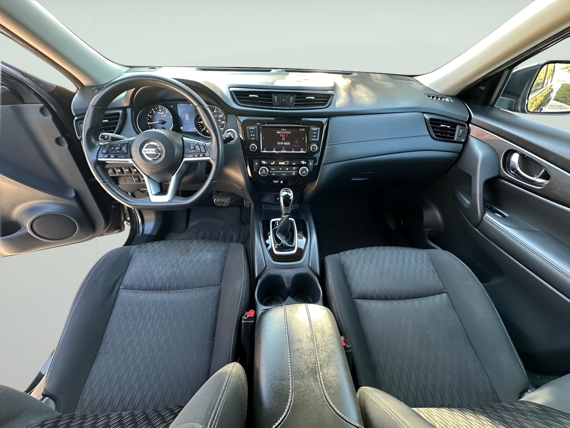 2020 Nissan Rogue SV - Photo 13