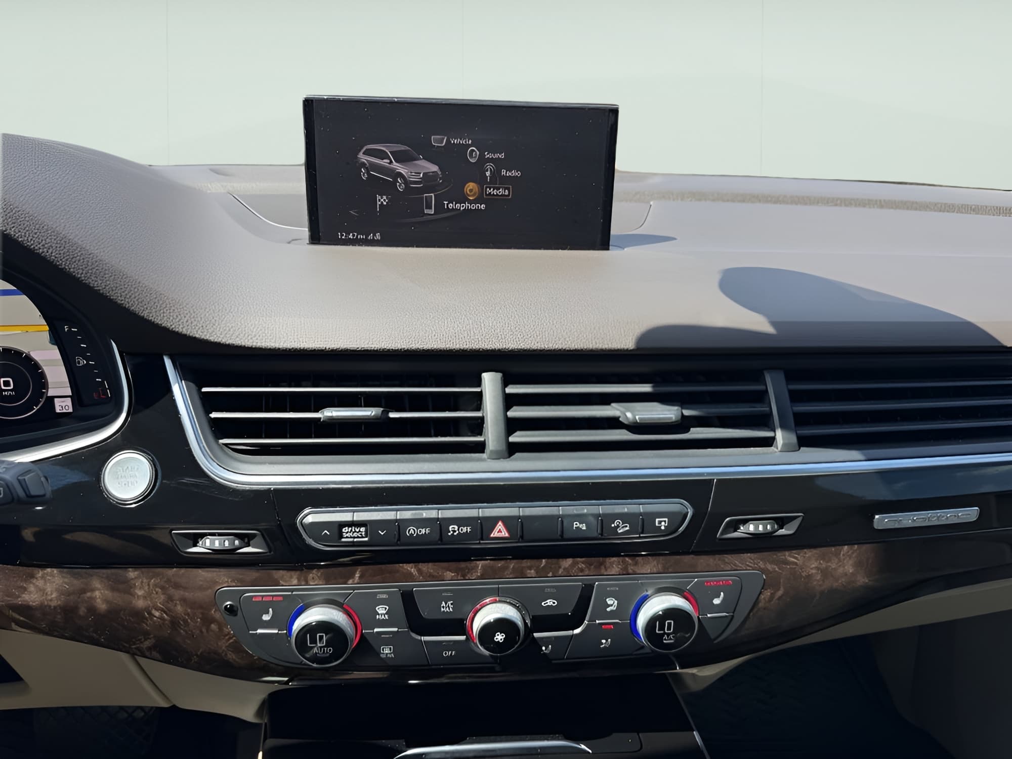 Vehicle photo