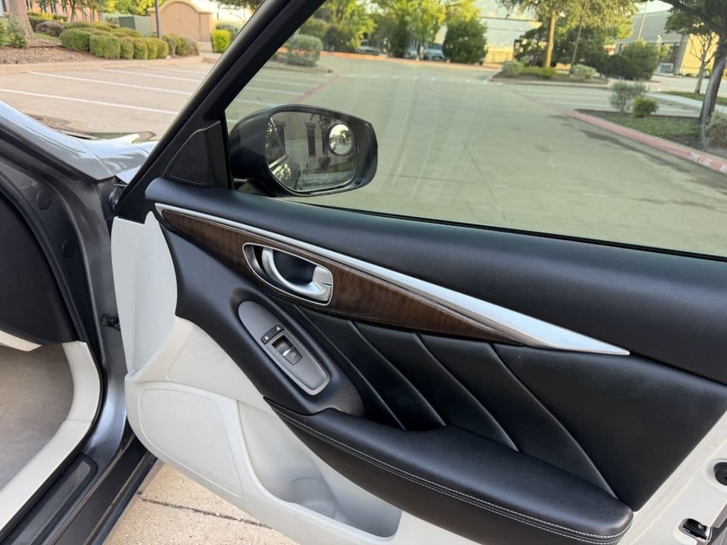 large car