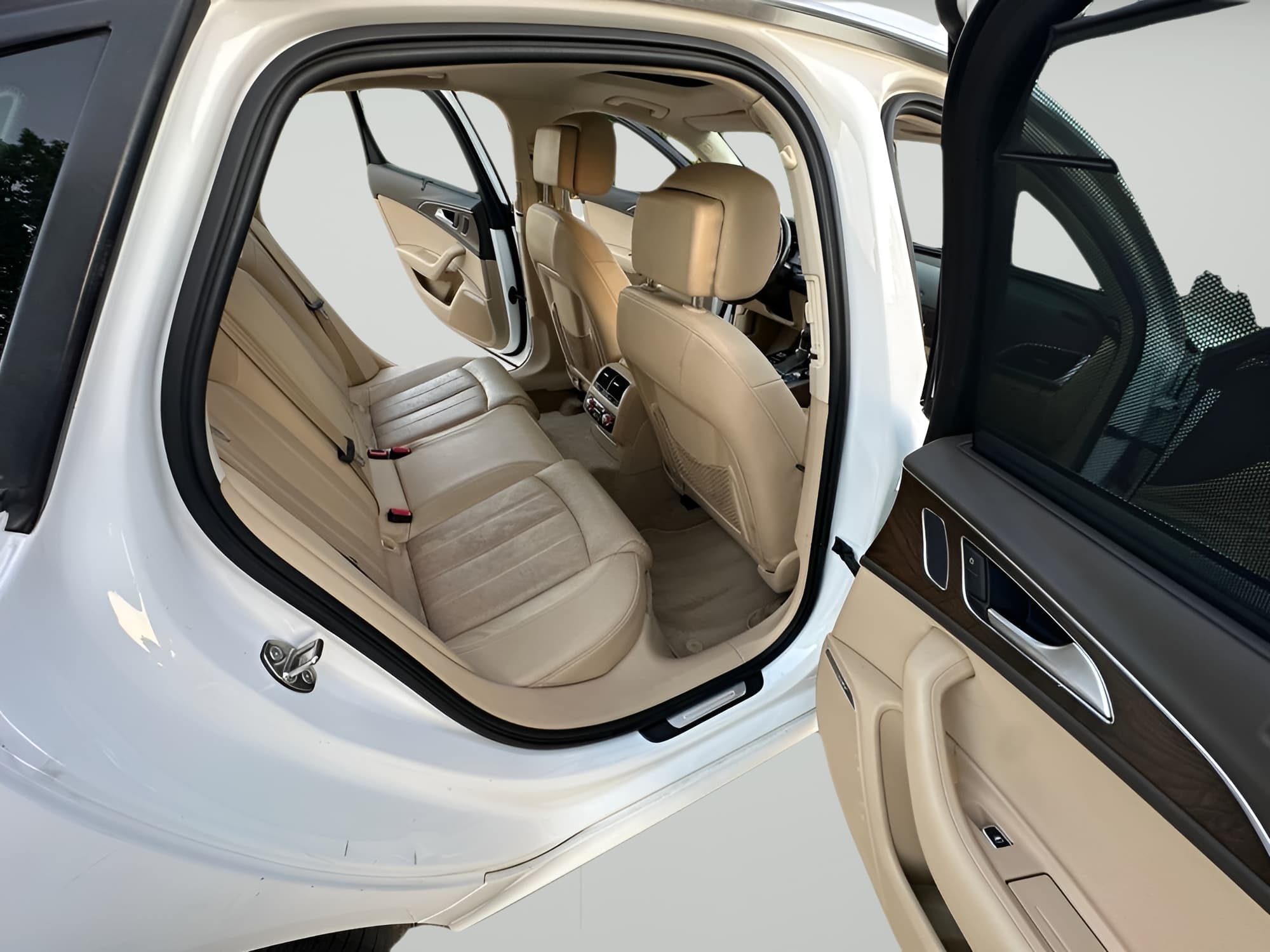 Vehicle photo