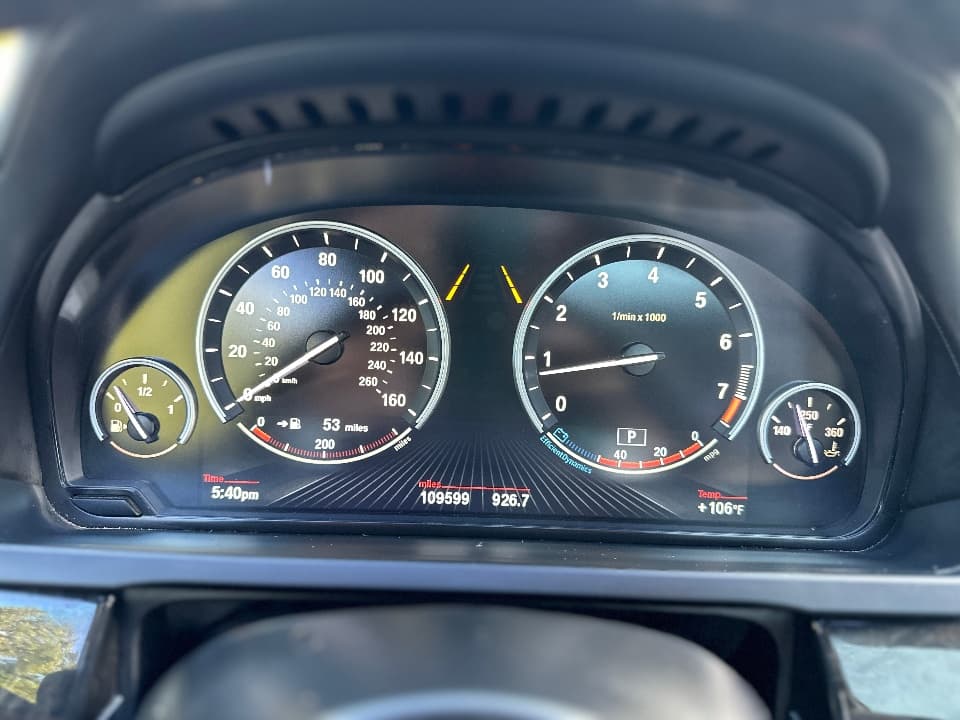 Vehicle photo